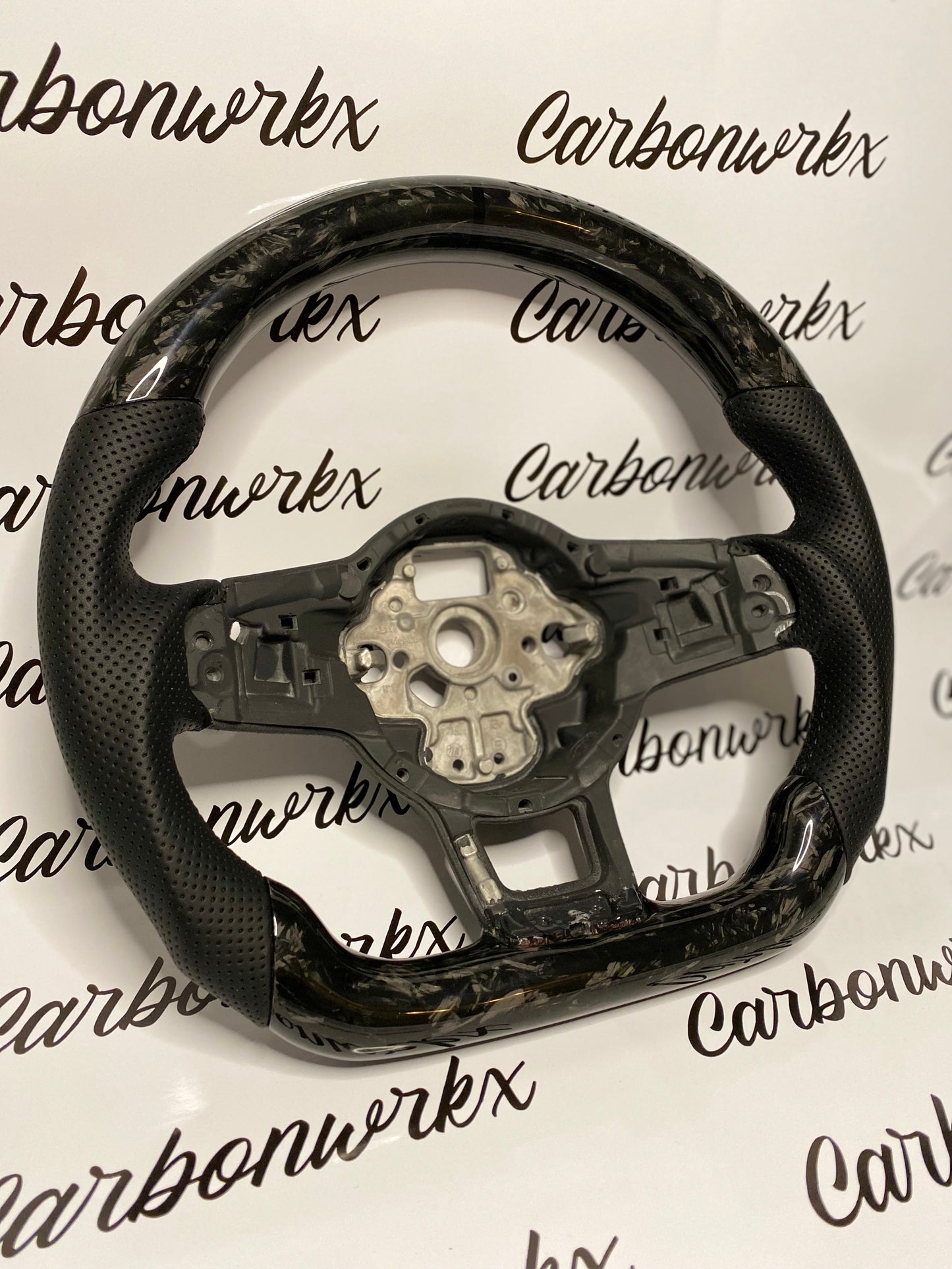 cWrkx/ Forge Carbon Lenkrad Konfigurator
